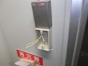 外したあとの手動装置。